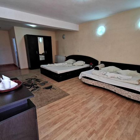 International Recola Motel Banesti Ngoại thất bức ảnh
